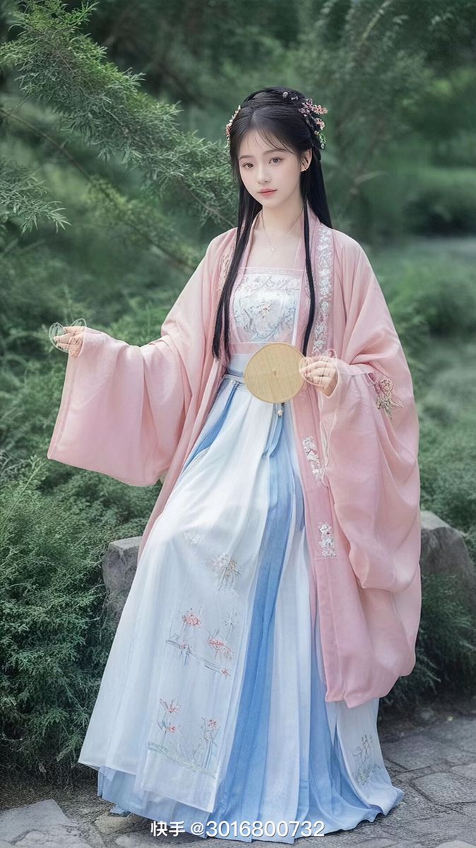 Girly Hooded Poncho with Horseface Skirt Pattern Girly Hooded Poncho with Horseface Skirt Pattern