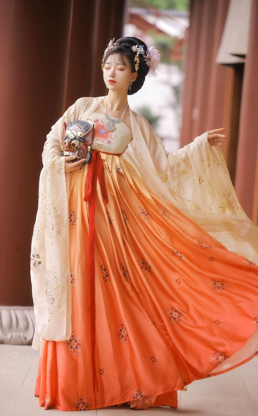 Spring and Autumn Girls Tang Suit Jacket:A Fashionable Classic Spring and Autumn Girls Tang Suit Jacket:A Fashionable Classic