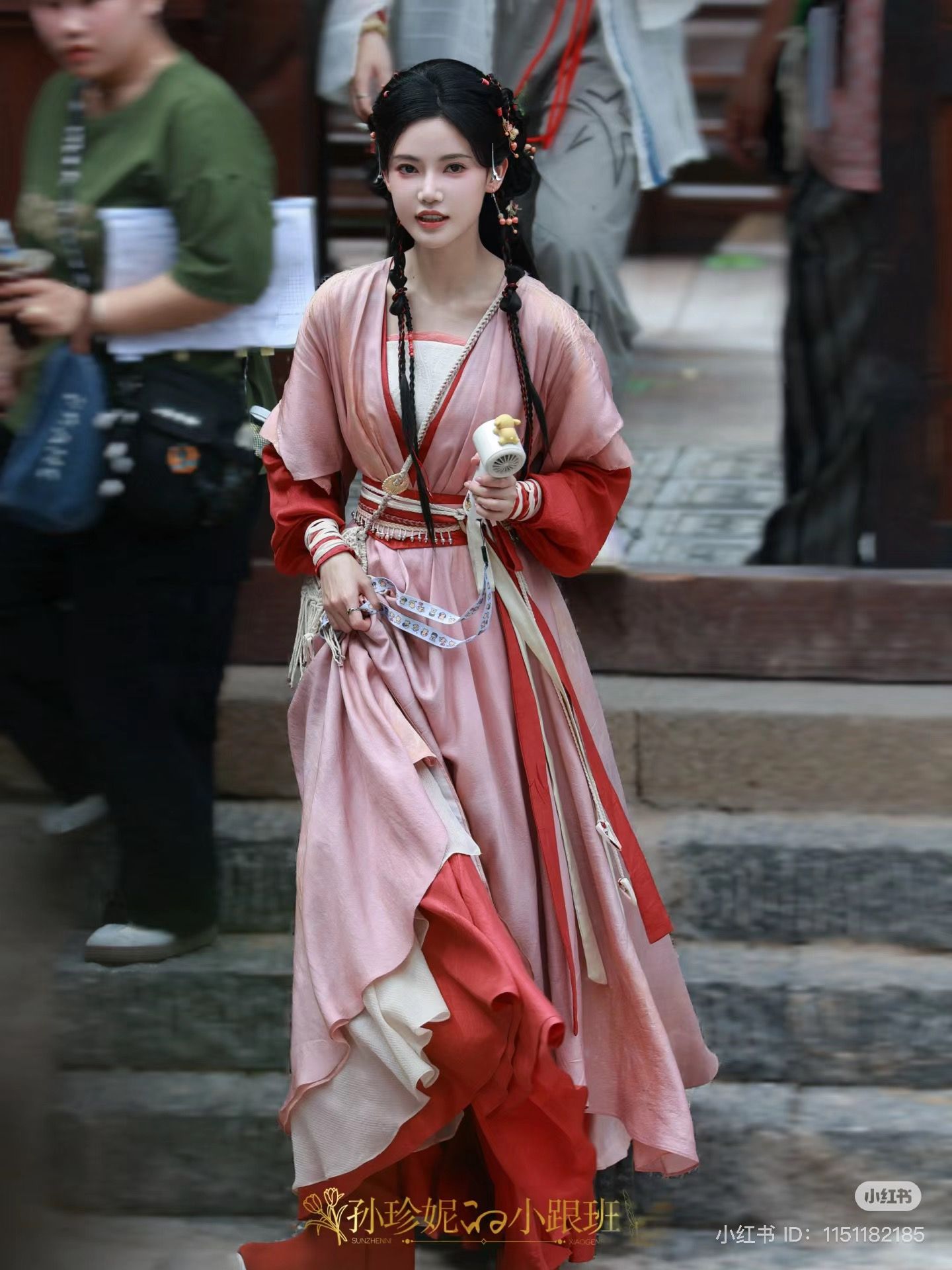 Hanfu Fashion Revival on Xianyu Second-Hand Market Hanfu Fashion Revival on Xianyu Second-Hand Market