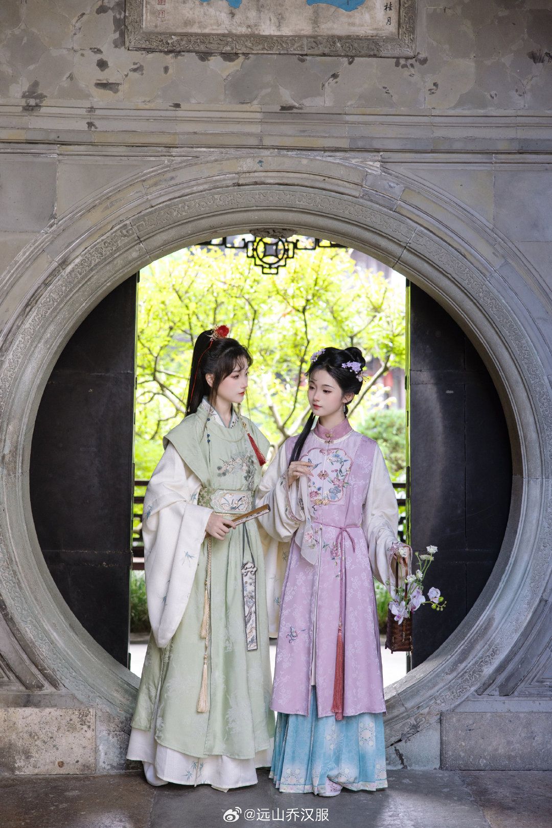Reinventing the Cheongsam:2025 High-End Summer Fashion Trends Reinventing the Cheongsam:2025 High-End Summer Fashion Trends