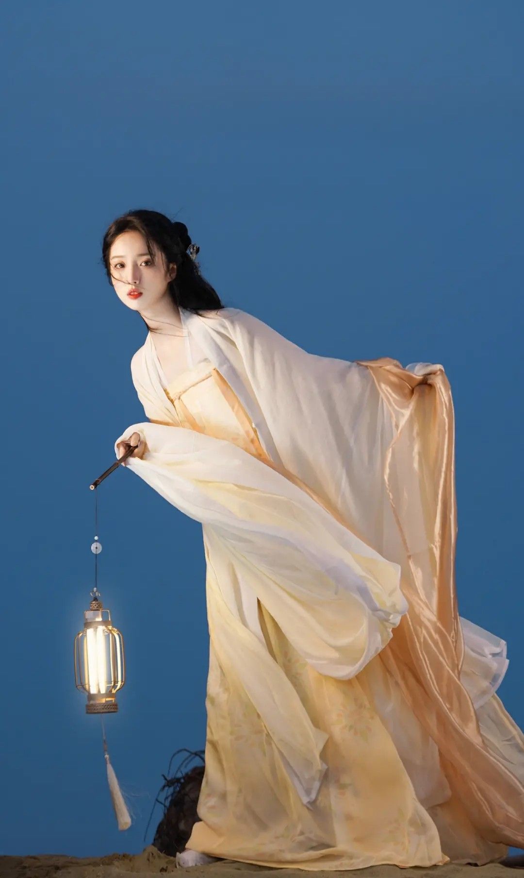 The A-Line Skirt and the Horseface Skirt:A Journey into Traditional Chinese Fashion