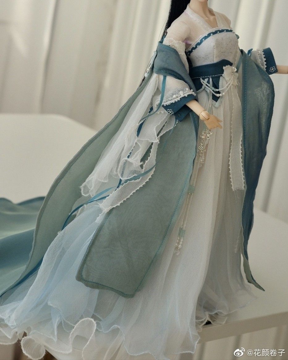 The Warmth of Hanfu Hooded Robes:A Journey into Traditional Chinese Attire for Cold Weather The Warmth of Hanfu Hooded Robes:A Journey into Traditional Chinese Attire for Cold Weather