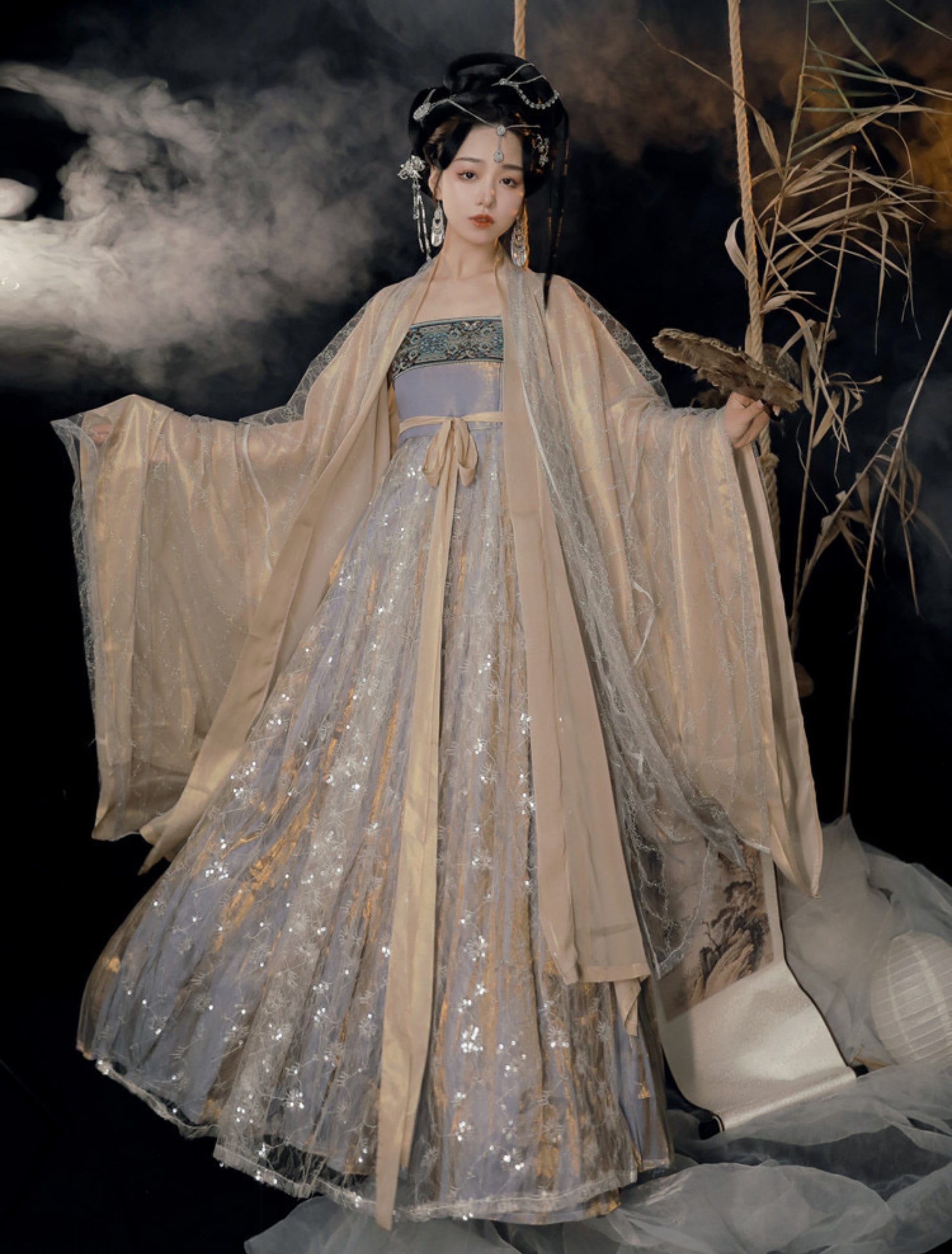 Little Girls in Traditional Chinese Hanfu Fashion:The Enchantment of Lantern Pants Little Girls in Traditional Chinese Hanfu Fashion:The Enchantment of Lantern Pants
