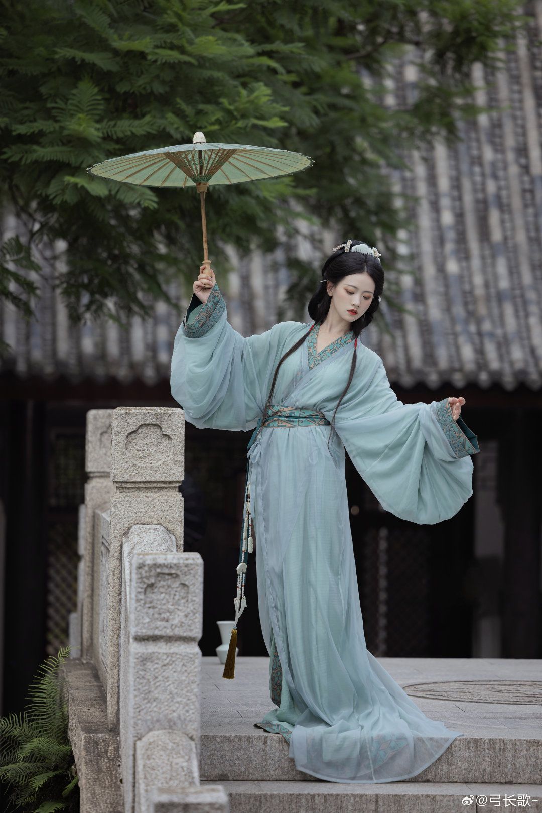 Embracing the Traditional with Modern改良旗袍大码女装 Embracing the Traditional with Modern改良旗袍大码女装