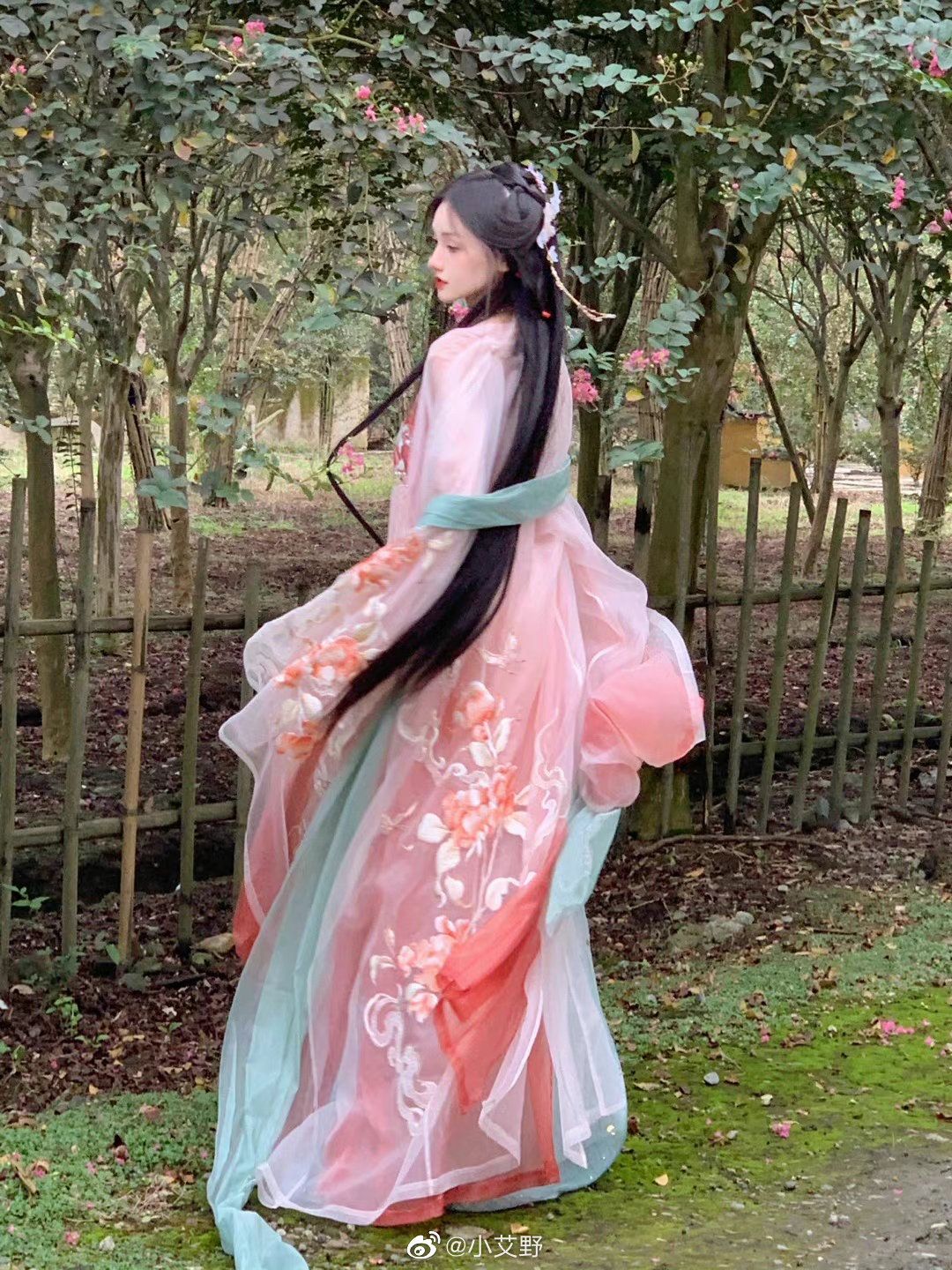 The Allure of Dominating Hanfu:A Cool and Dark Journey The Allure of Dominating Hanfu:A Cool and Dark Journey