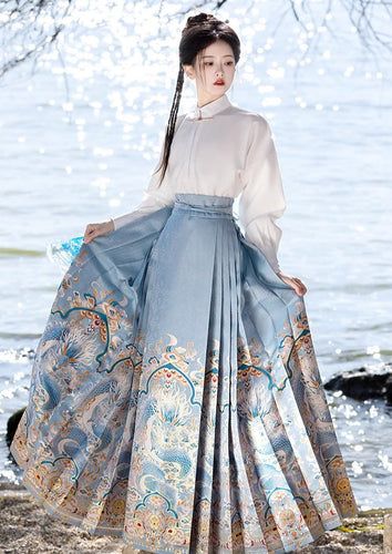 Light-Colored Hanfu Dress Girl:A Glimpse into the World of a Young Chinese Cultural Ambassador Light-Colored Hanfu Dress Girl:A Glimpse into the World of a Young Chinese Cultural Ambassador