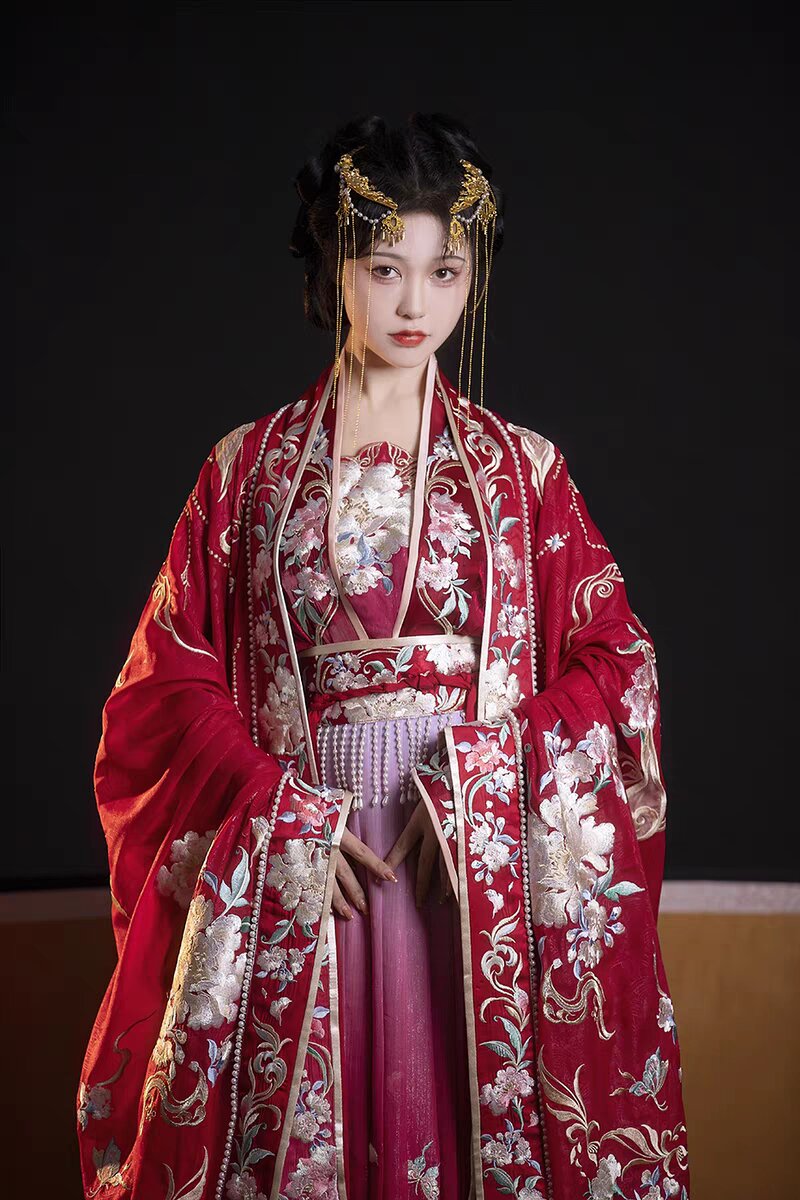 Traditional Chinese Style:Pairing a Guofeng Shirt with a Horseface Skirt