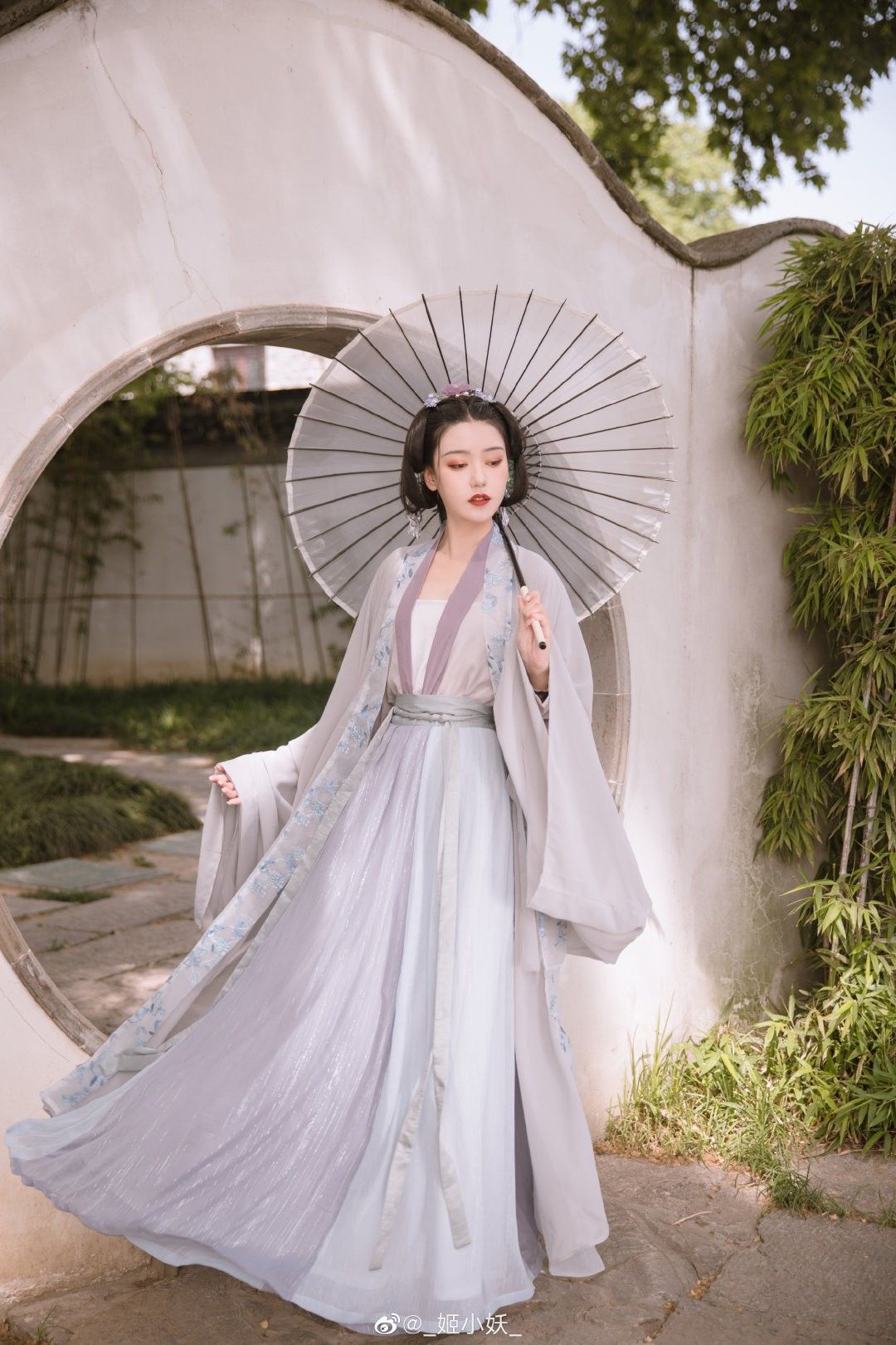 The Rise of Lu Yuxiaos Hanfu Fashion:A Closer Look into the Traditional Chinese Elegance The Rise of Lu Yuxiaos Hanfu Fashion:A Closer Look into the Traditional Chinese Elegance