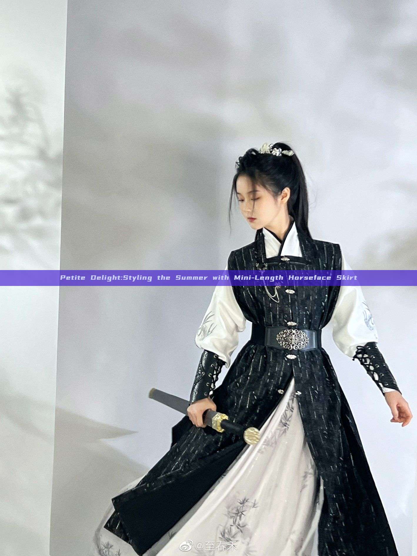 Petite Delight:Styling the Summer with Mini-Length Horseface Skirt Petite Delight:Styling the Summer with Mini-Length Horseface Skirt