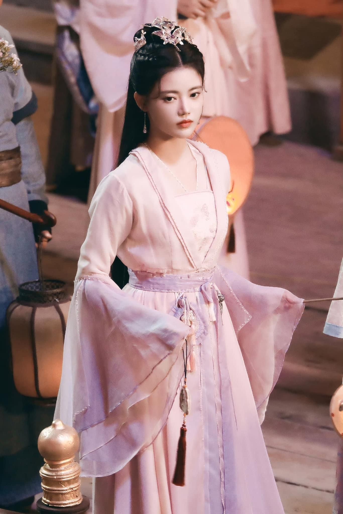 New-Chinese Style Horseback Skirt for Girls in Winter Fashion Trends New-Chinese Style Horseback Skirt for Girls in Winter Fashion Trends