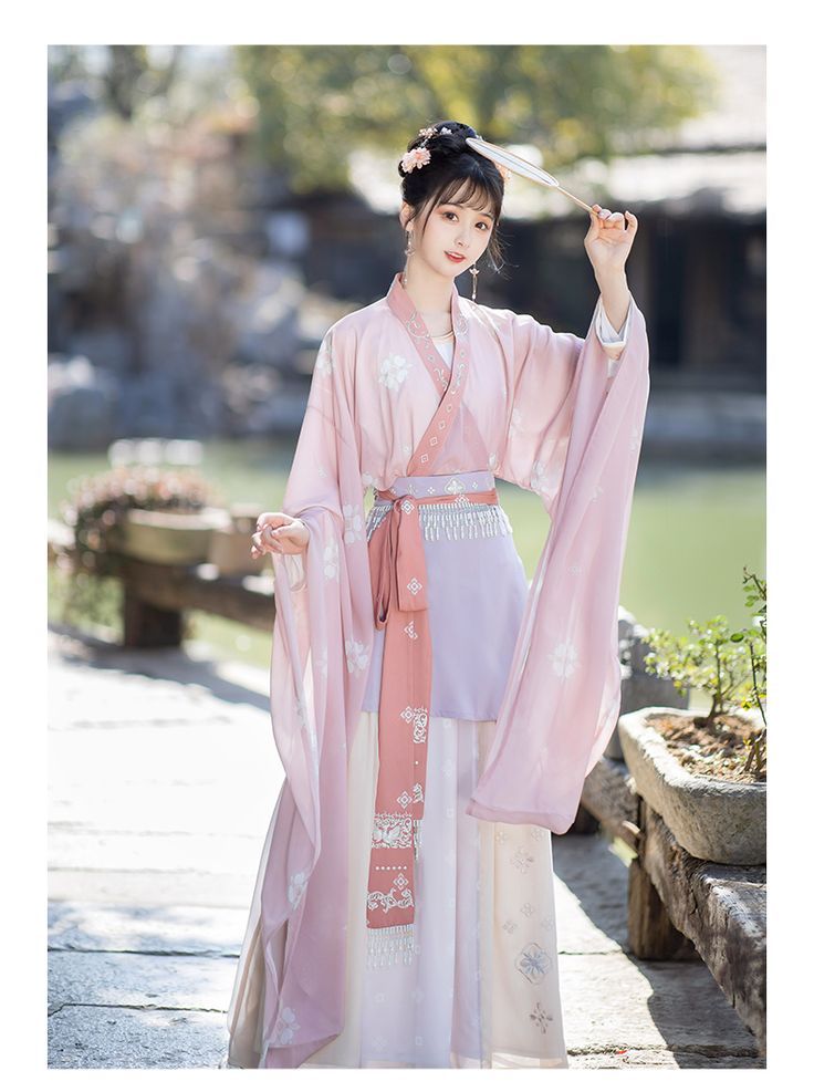 Lace Fish Tail Cheongsam Skirt:A Blend of Tradition and Modernity Lace Fish Tail Cheongsam Skirt:A Blend of Tradition and Modernity