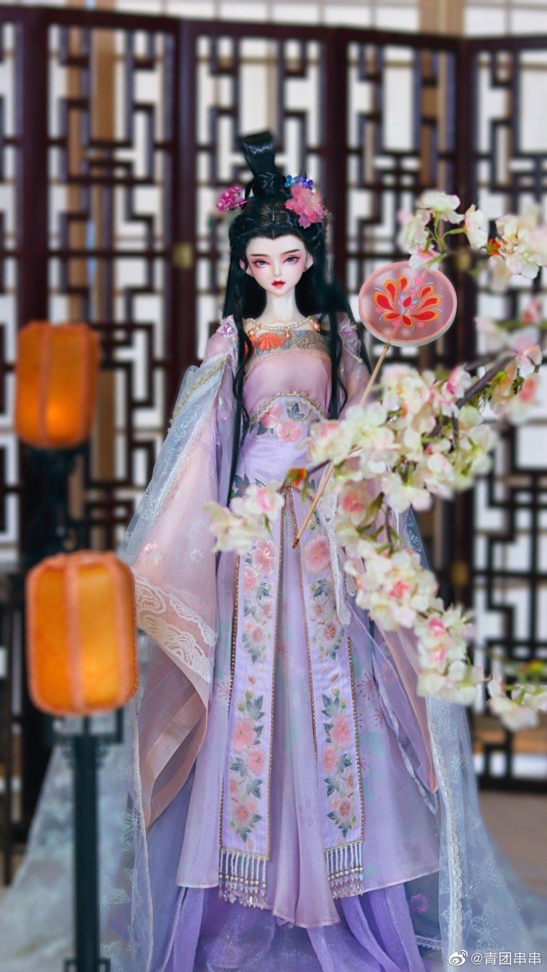 Ethereal Beauty of Traditional Chinese Hanfu:A Journey into the Fairyland of Dreams