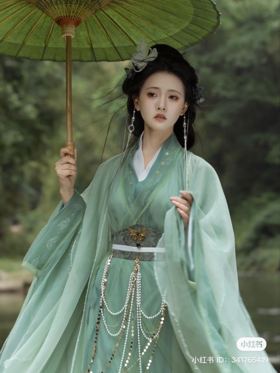Embracing Seduction:The Enchantment of a Girl in a Cheongsam Unveiling Sexiness and Elegance Embracing Seduction:The Enchantment of a Girl in a Cheongsam Unveiling Sexiness and Elegance